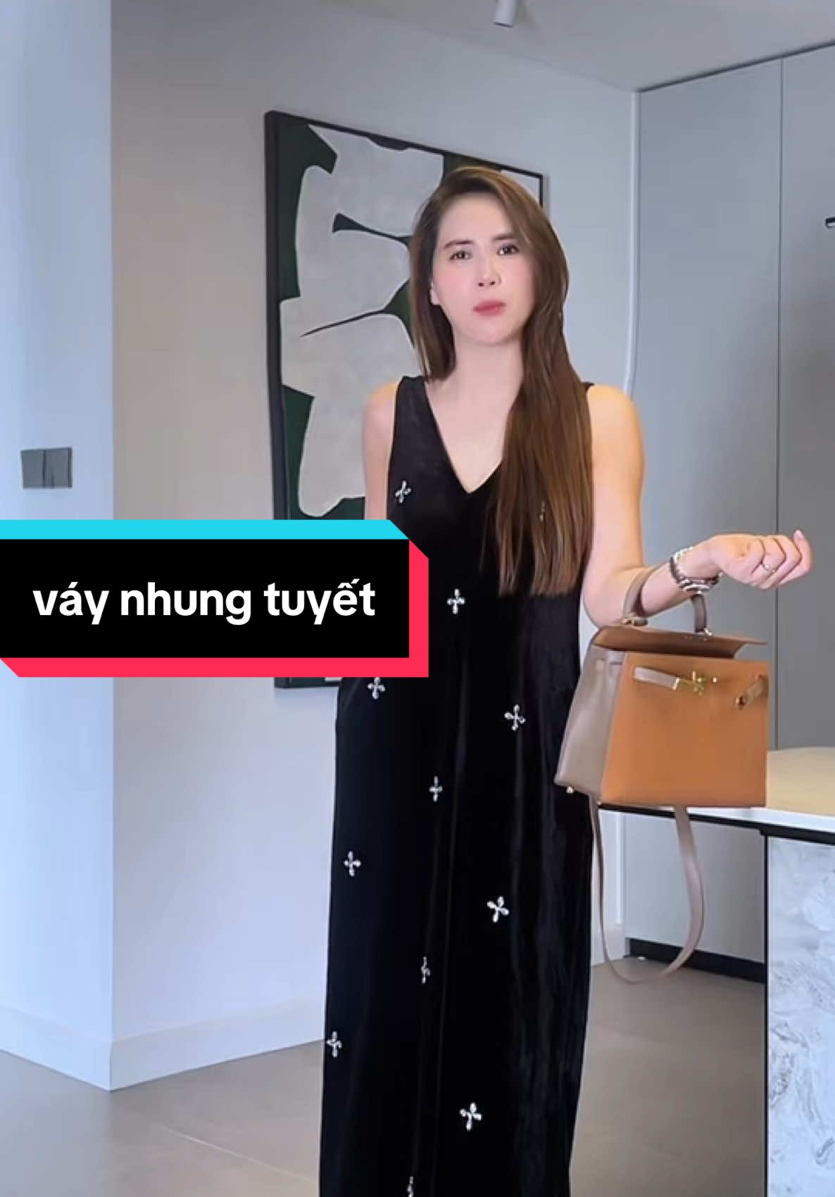 váy suông nhung tuyết mặc sang cực mà mát lắm nha. Muac hè ok luôn ý. #vaynhung #vaynhungcaocap #vaynhungsuongcodasangchanh 