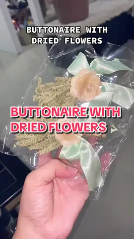 BUTTONAIRE WITH DRIED FLOWERS #buttonaire #crosage #corsage 