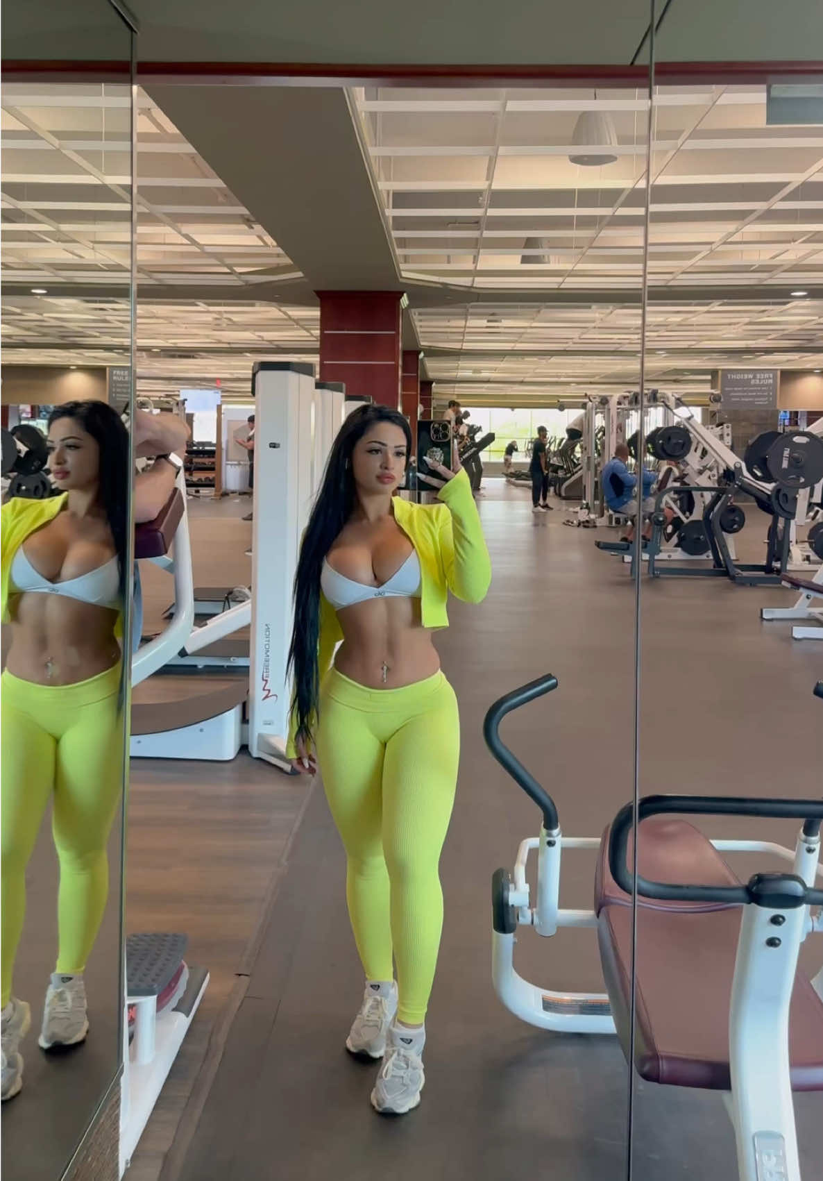 Brightest in the room😬@Fashion Nova @NovaMEN #GymTok #gymmotivation #Fitness #gymfit #neon #fashionnova 