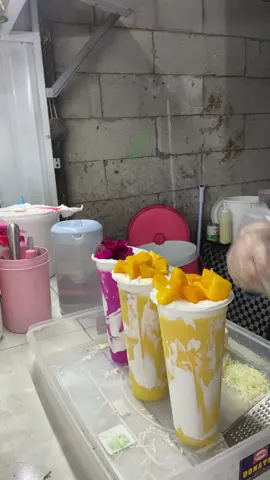 Outlet setiap hari buka ya beb , jangan lupa mampir 🥰 semua menu ready!!! #royalsmoothiesckrg #cikarang #cikarangpeople #cikaranghits #kulipabrikcikarang #foryoupage #smoothies #smoothie #kulinertiktok 