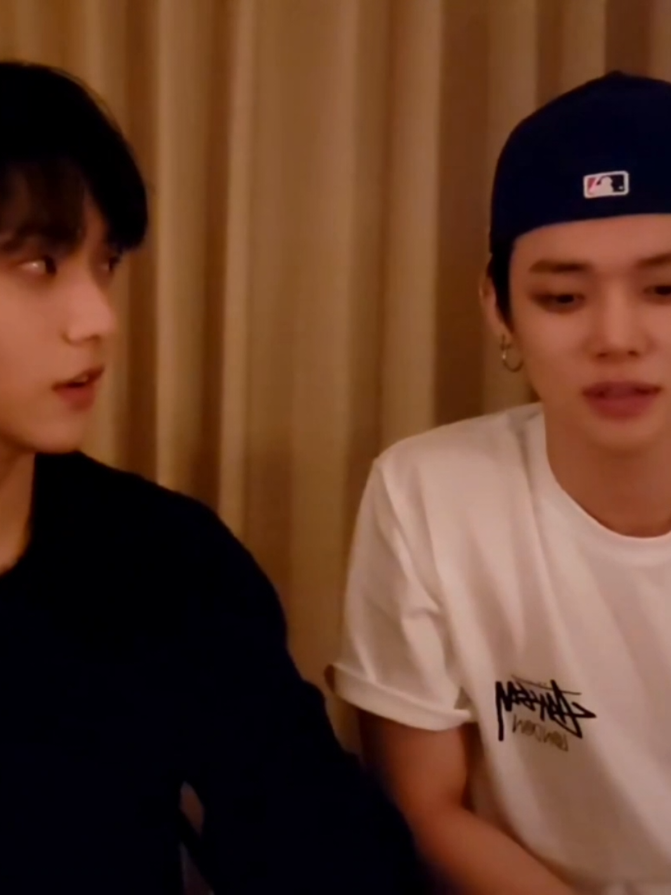 soobinin surekli yeonjuna bakmasi ama yeonjunun goz goze gelmekten surekli kacınması yine kacmadi gozumuzden #txt #soobin #yeonjun #yeonbin #soojun #tomorrow_x_together 