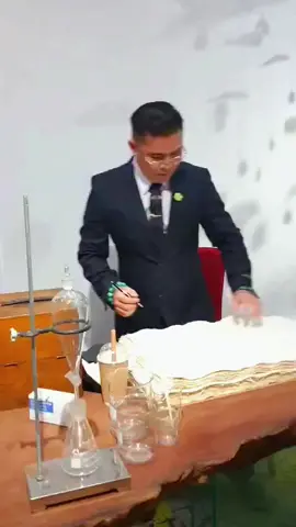 Hạnh phúc không phải là nhận được mà là cho đi.