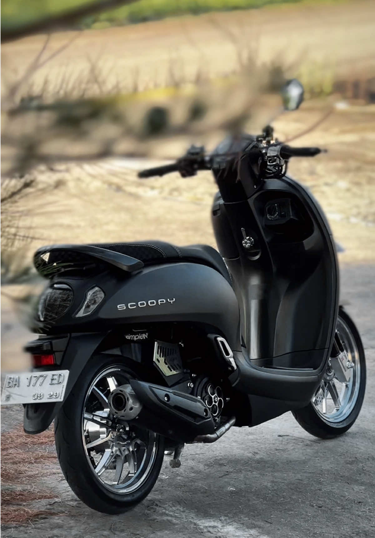Sederhana aja,. #scoopyhitam #scoopyconcept #fyp #scoopymodifikasi #scoopypropperindonesia #hitamdoff #scoopydulubarukamu #jumathemat 