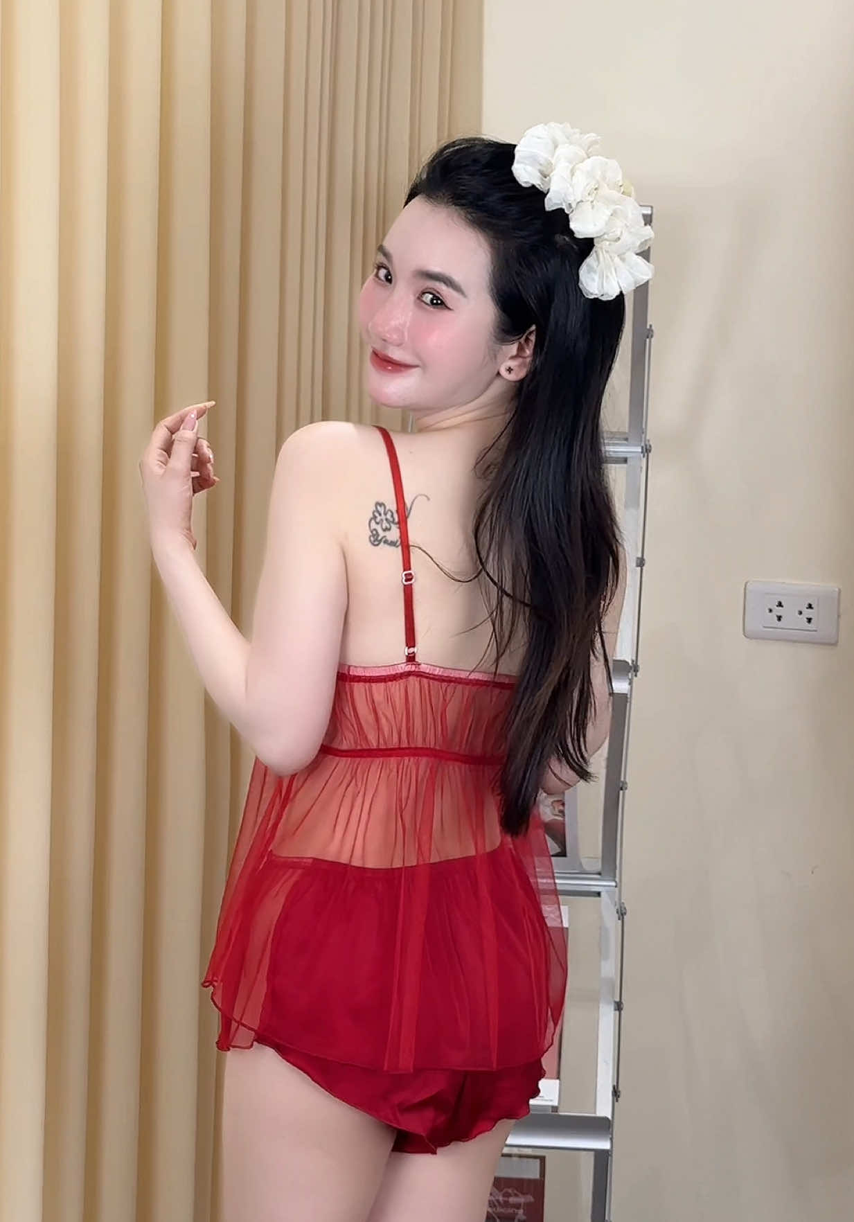 Set này mặc nghe nói hạiii thậnn lắm ạ không biết tình hình chị em mua về như nào rồi 