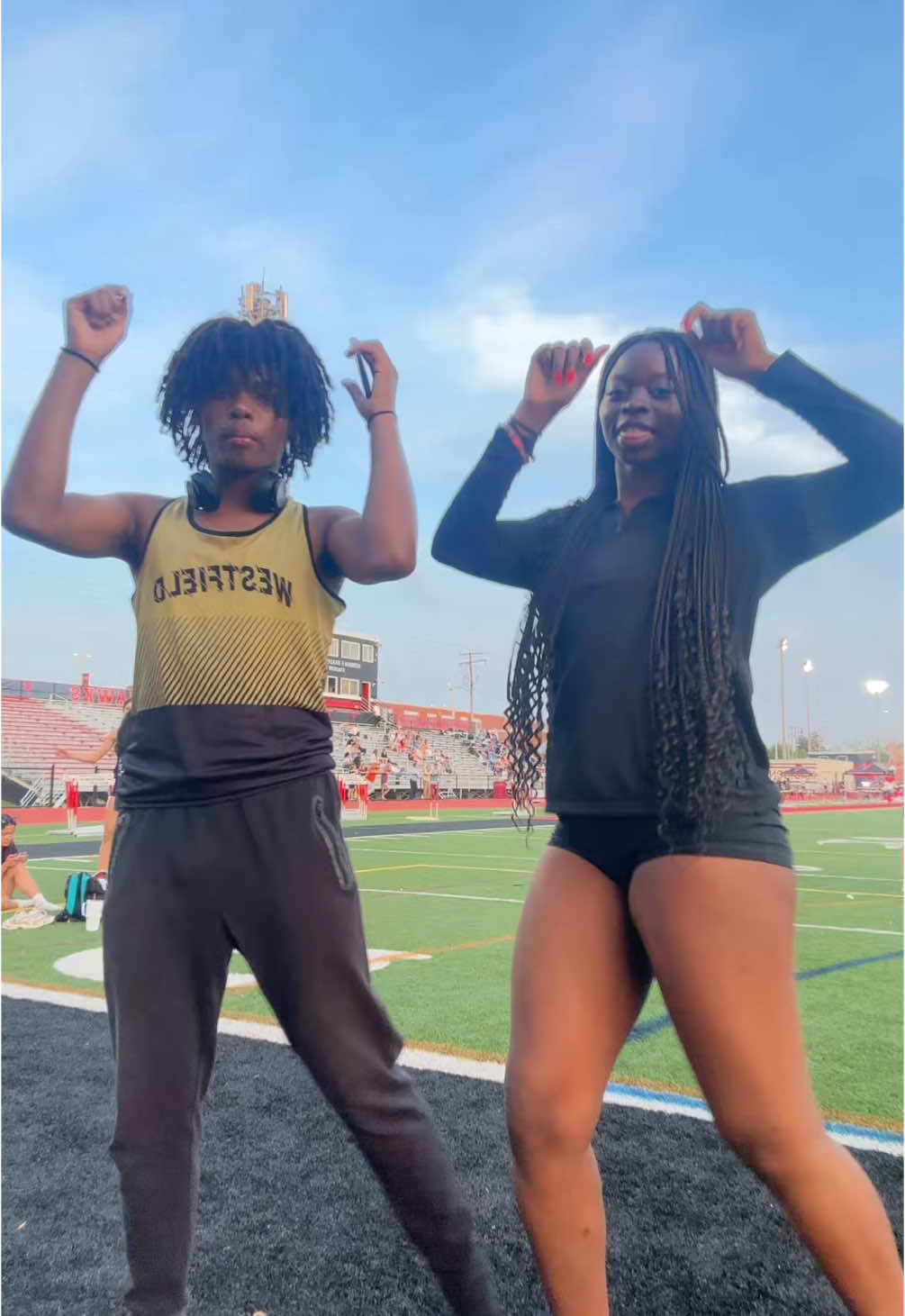 track meet w dommm ??@dommymommy @𝔡𝔬𝔪💫 