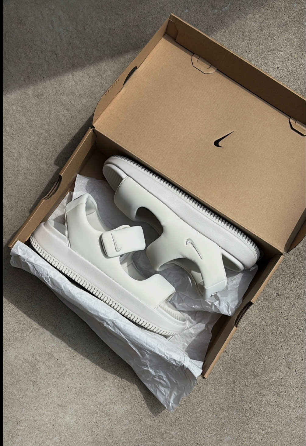 Unboxing the @Nike Calm Sandals 🤍 I can’t wait to wear these this summer! #nikesandals #whitesandals #nikeshoes #summersandals 