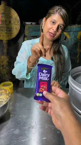 Roses nahi, momos gift karo – asli pyaar wahi hai! 🫣🤣 #Foodie #foodbloggers #trending #momoscraze #desifood 