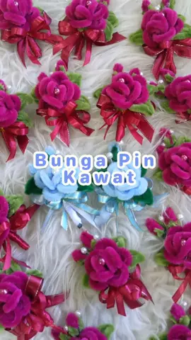 Bunga pin / penanggah kawat bulu /corsage flowers (custom made). Soft blue & maroon red rose.  nak tempah / 0rder blh dm sis ya. terima kasih/Tq. @Lyn Hantaran Creation  #bungarewang #bungaduit #bungapin #decoration #flower #boutonniere #homebusiness #mybusiness #gubahanhantaran #bungapenanggah #corsageflower #bungakawatbulu #bungakendarat  #lynhantarancreation  #pipecleanerflowers #fuzzywire 
