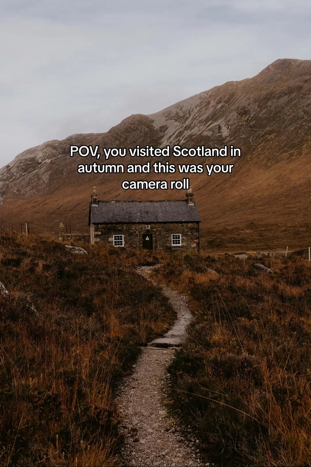 Scottish autumn is in and i am so ready for it! Anyone else ready for the misty, chilly, moody days? #scotlandautumn #autumncore #visitscotland #scotlandphotographer