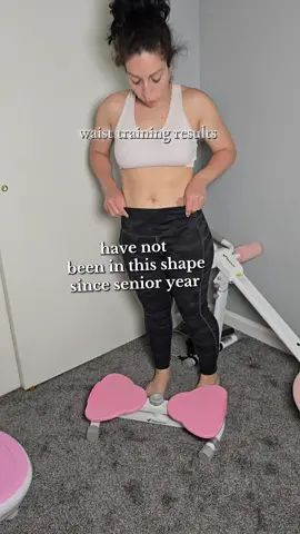 almost 2 months in and my body is looking 👌 🔥  #merach #waist #waisttrainingresults #results #fit #twist #twistmachine #merachtwistboard #fy #fypage #Summer #summberbody #tiktokshop #tiktokshopfinds #tiktokmademebuyit #fitnessjourney 