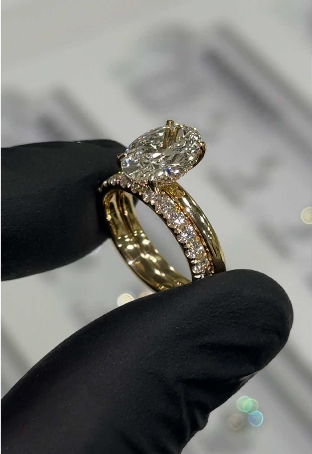 Our most popular combination when it comes to engagement sets for sure!  #engagement #bridal #bridaljewellery #bridalset #ringstack #diamondring #finejewelry 