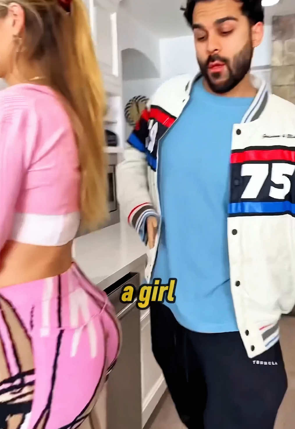 How To Know If A Girl Likes You Back 🥰💋❤️ #boys #girls #facts #randomfacts #satisfyingasmr #asmr #satisfyingvideos #LearnOnTikTok #asmrmessaging 