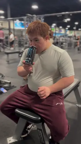 Fueled by @monsterenergy filled with love 😘 Follow to join the family 🤙🏻 . . . #Fitness #gym #motivation #zyzz #zyzzlegacy #zyzzmotivation #aesthetic #aesthetics #summershredding #shredded #abs #fitnessjourney #GymLife
