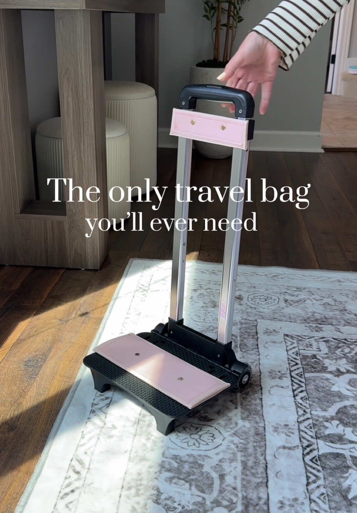 A must have for travel🌸👏 tap the orange shopping cart shopping cart to shop! #travelhack #traveltok #travelbag #packwithme #packing #garment #rollingbag #travelessentials #girlpower #tiktokshopfinds #useful #LifeHack 