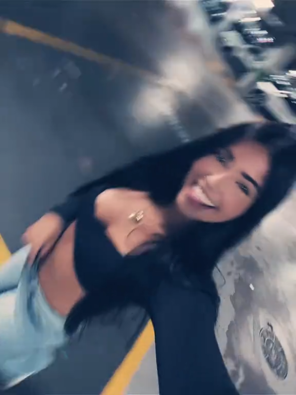 . . . . . . . . . . . #rpgnaoefake❗️ #vaiorofycaramba #fyyyyyyyyyyyyyyyy #morena #mulherbonita 