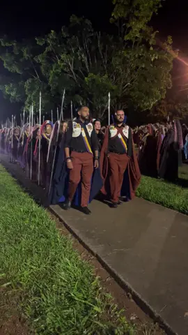 Salve Deus! 🕊️🌹 Ritual de 1º de Maio – Templo Mãe, Vale do Amanhecer Falange Mayas #TiaNeiva #Koatay108 #TemploMãe #PaiSetaBranca #MãeYara #primeirodemaio #Brasília #SalveDeus #EstrelaCandente #Quadrante #Princesas #ValeDoAmanhecer #EncantosDoTemploMãe #doutrinador #apará #diadodoutrinador #FalangeMayas