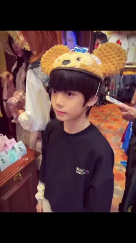 Gương mặt uy nghiêm như vậy đã bước vào thế hệ thứ năm #chuanhthan_zhuyingchen_朱映寴 #zhuyingchen #tfgiatộc #đạicamẫugiáo👻 #xuhuong #fyp 