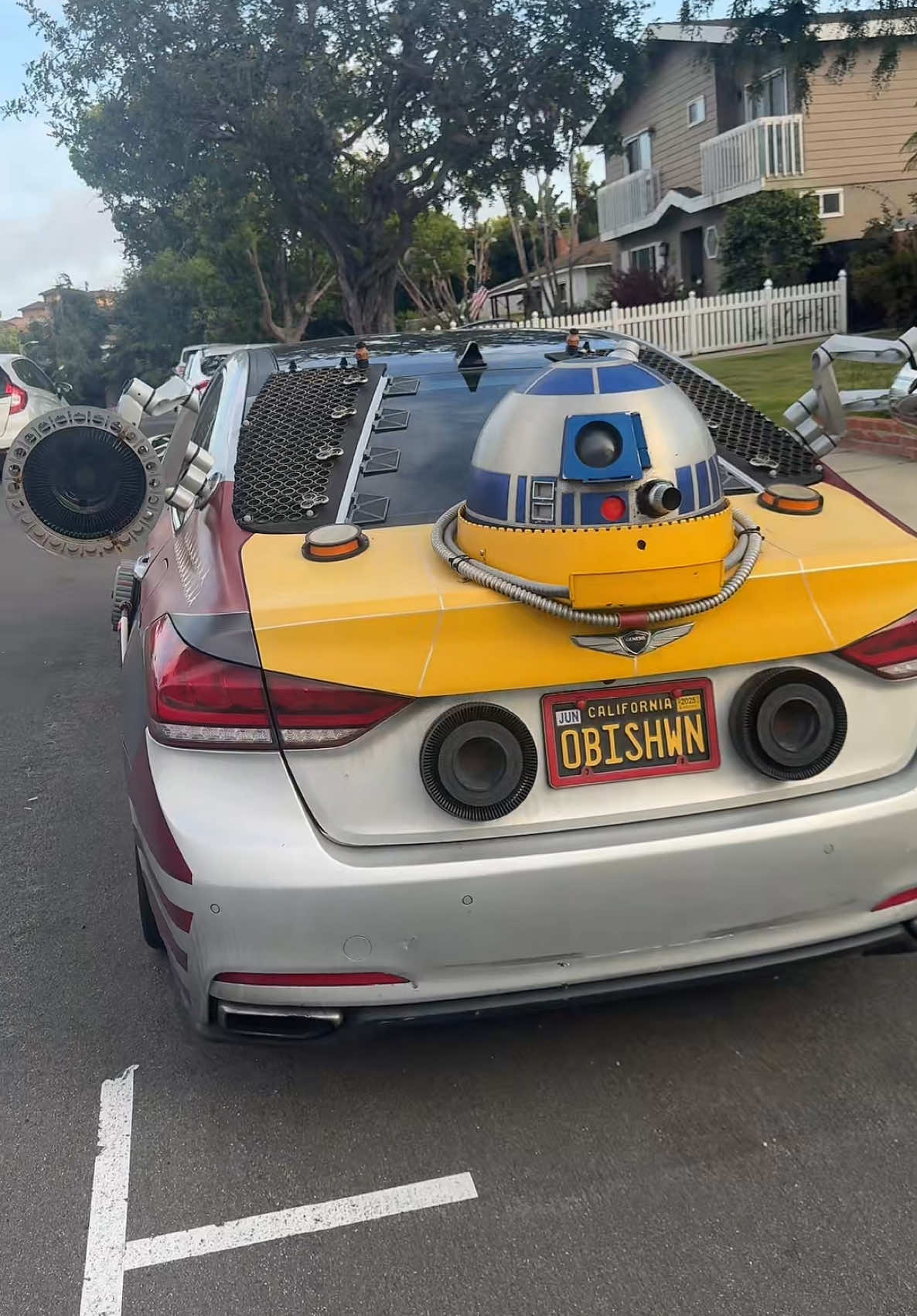 OBISHWN 🤣 #starwars #carsoftiktok #r2d2 #maytheforcebewithyou #theforce #cars #car #fy #fyp 