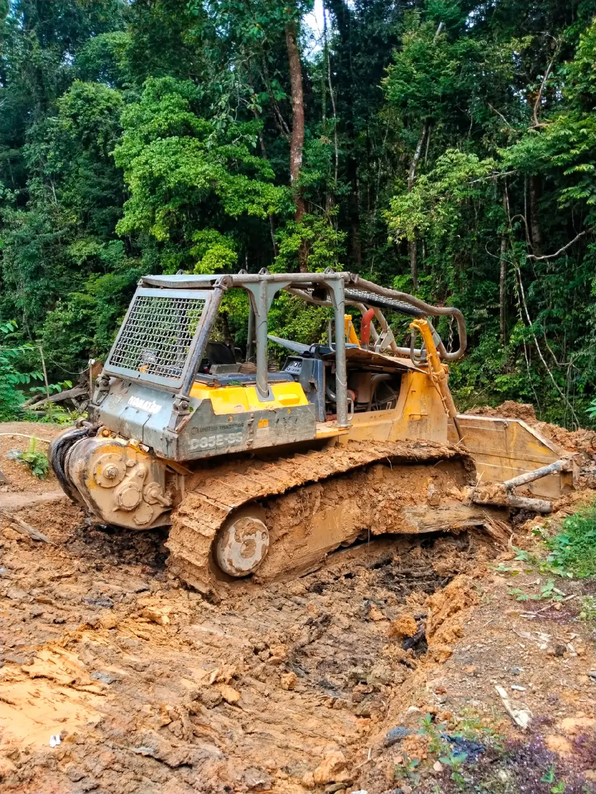 😆😆#fyppppppppppppppppppppppp#skiding#kayubalak#bulldozer#logging 