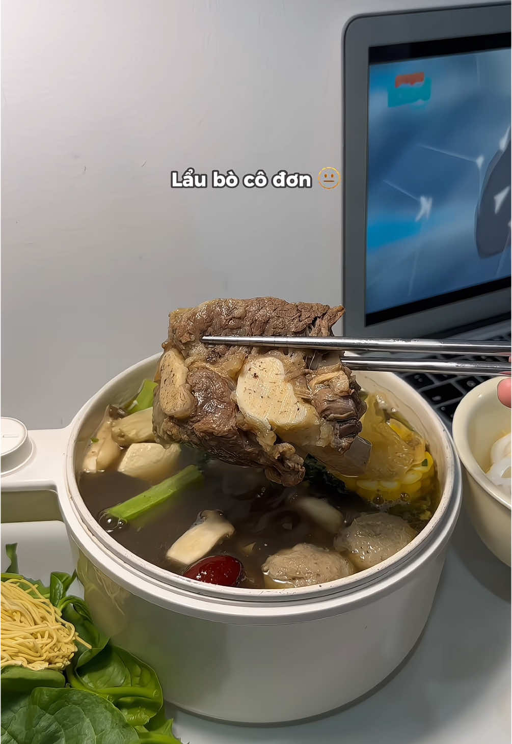 Ăn lẩu dới toaii #chiecbungmo97 #eating #mukbang 