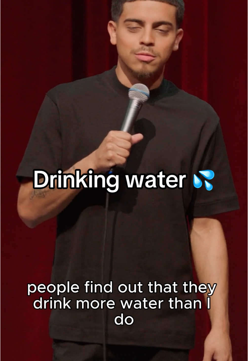 Ralph Barbosa on drinking water #netflix #comedian #comedy #standupcomedy #standup #standupcomedian #funny #fyp #comedyclip #netflixspecial #comedyclub #comedyclips 