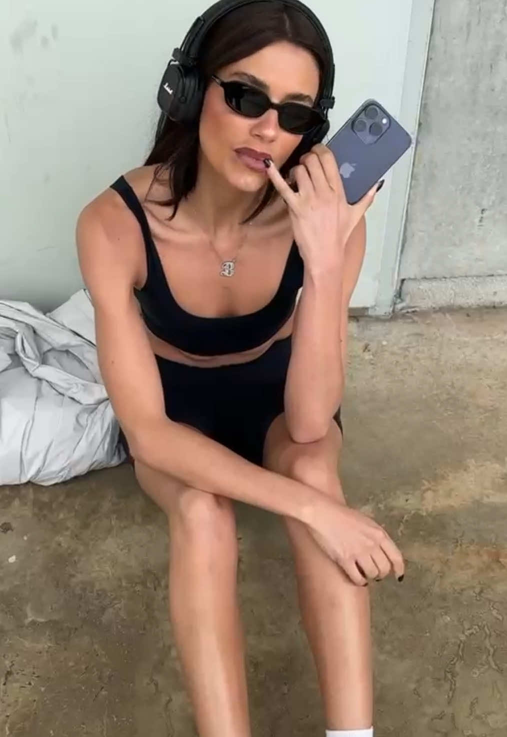 The coolest girl in our new invisible sculpt collection 🥹🌟 @Bárbara Inês #Tezenis #OOTD #shapewear #styleinspo 