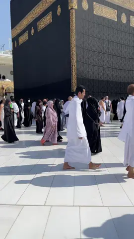الحمدلله الذي اكرمني هاذي اللحظة🥺💛💛  #يوم_الجمعة #اكسبلورر #مكة #الحرم_المكي 