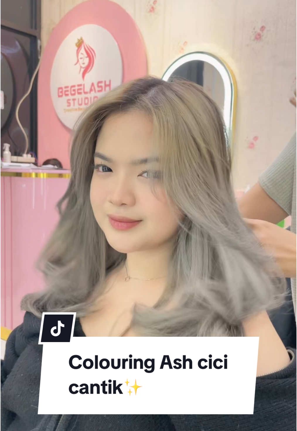 Ash Grey cici cantik langganan salon begelash😍🤗 #salonviral #begelashstudio😍 #salongresik #warnarambutgresik #ashgrey 