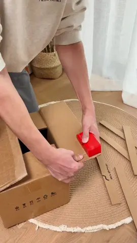 #cardboard box cutter #catscratcher #cats 