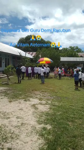 #RIP Om Guru Demi Resubun, kepala SD Naskat Don Bosko Ngilngof Kec Manyeuw, Kab. Maluku Tenggara..Salah satu Putra Terbaik dan juga Tokoh Pendidikan Terbaik Ohoi Ngilngof...Keluarga ditinggalkan diberi kekuatan dan penghiburan.. Om Guru orang baik dan malhen malolowang.. Ad Vitam Aeternam🙏😭 #DukaNgilngof #SelamatJalan #Fypppppppp 