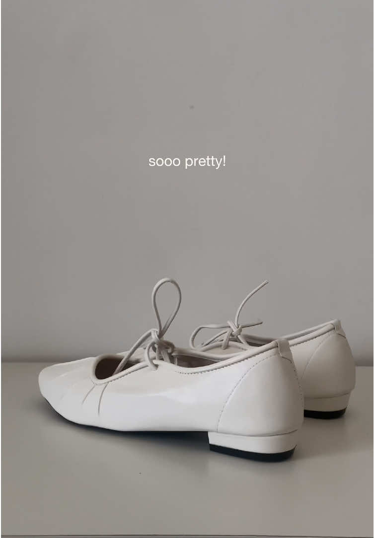 Membalas @𝑠𝑒𝑟𝑒𝑛𝑖𝑡𝑦 ⋆⭒˚｡⋆ ballerina vibes on a budget? YES please! nemu flatshoes cantik, nyaman banget dipake seharian, under 100K wajib punyaaa 🧺🤍 #zunadashoes #flatshoes #rekomendasiflatshoes #TikTokFashion 