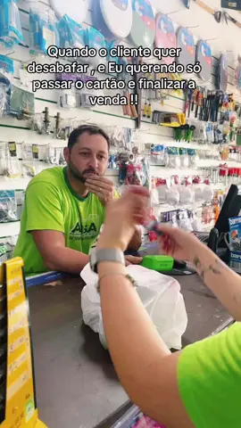 Eu só querendo passar o cartão e o cliente desabafando a vida ! #desabafo #pedreiro #construcao #engraçado #sextafeira #cartao #😂 #minasgerais 