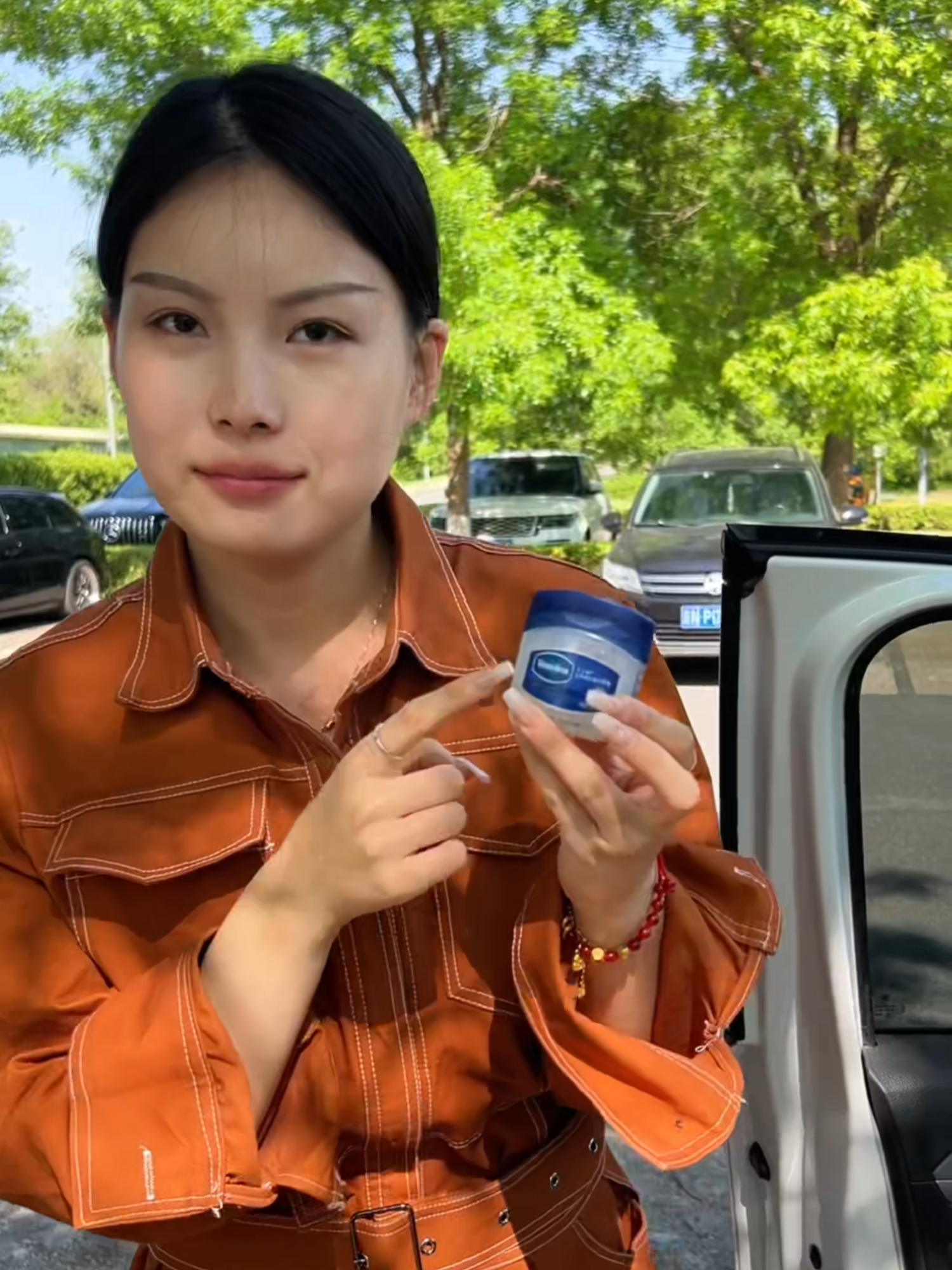Several wonderful uses of Vaseline in daily life#knowledge #tips #foryou #car #fpy #driving #repair #DIY #drivinglessons #cardrivinglessons #carpart