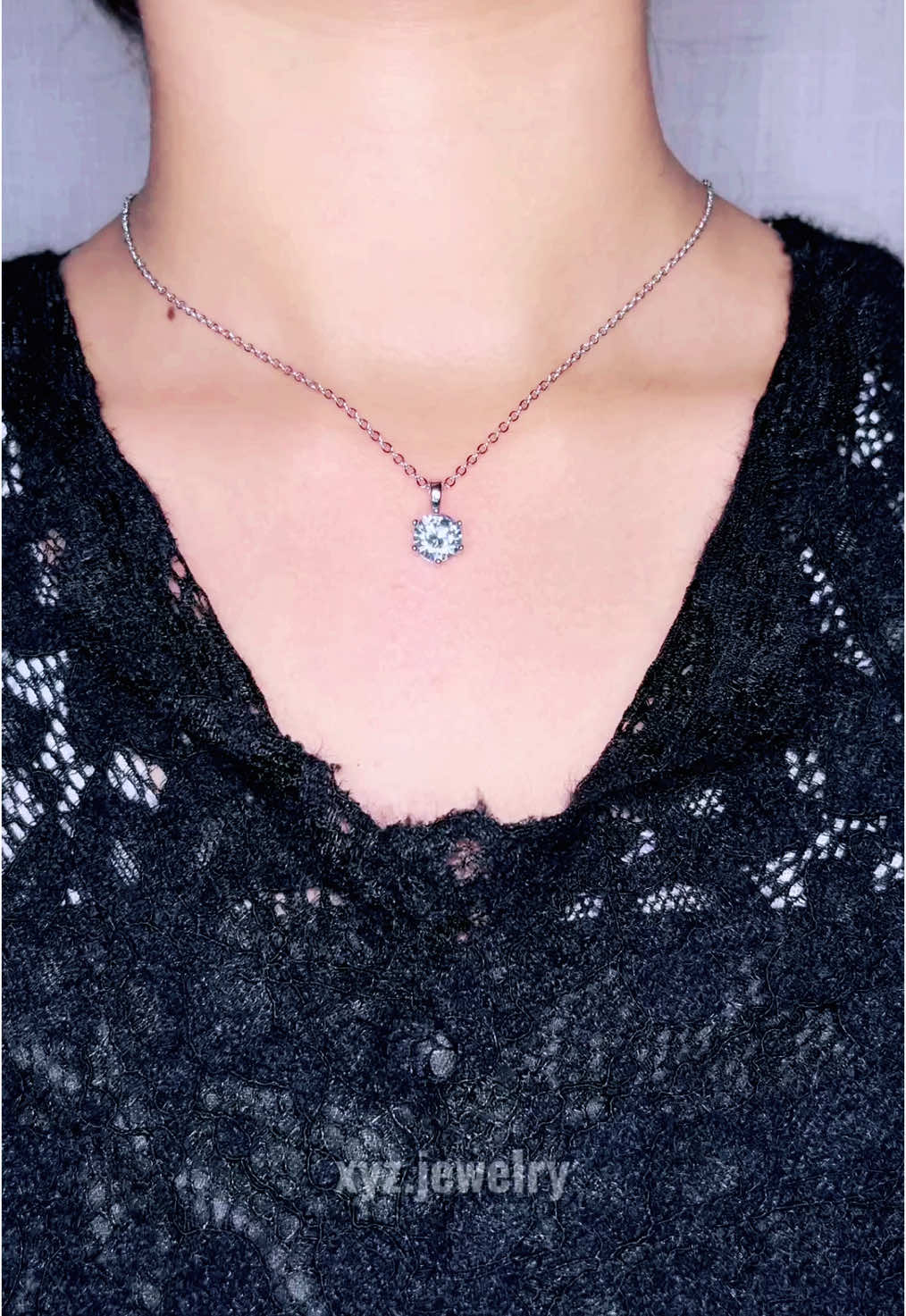 Replying to @Harleytiktok  Bener banget kak, setiap pembelian sudah include box perhiasan 🤩 #kalung #kalungantikarat 