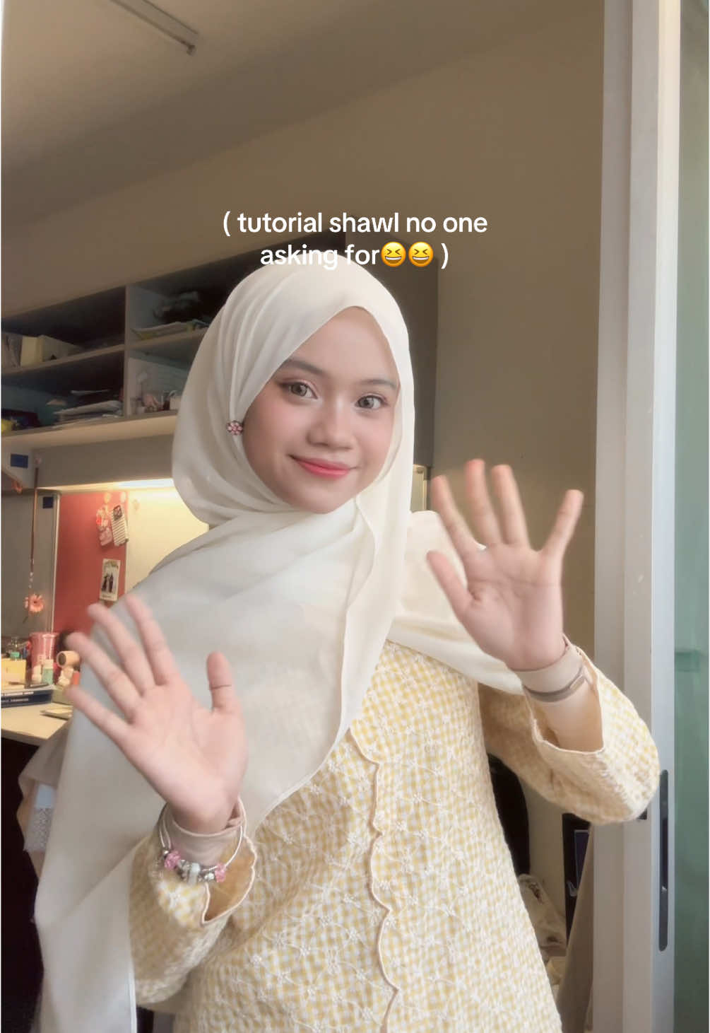 yay my third attempt buat tutorial shawl💗💗 #grwm  #shawltutorial 