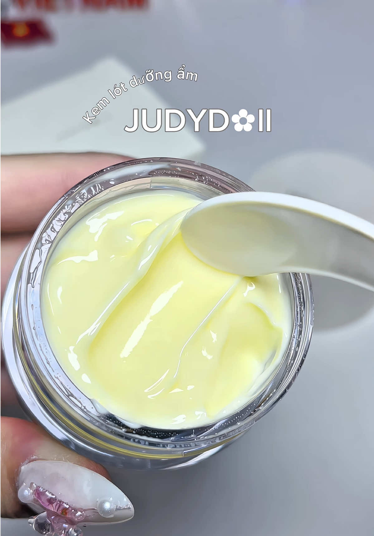Kem lót dưỡng ẩm JUDYDOLL . Mốc nền chỉ còn là 1 cái tên😆 #judydoll #kemlot #kemlotjudydoll #JUDYDOLL #makeup #tipmakeup #beauty #BeautyTok #reviewlamdep #review #trangdiem #unboxing #viraltiktok #trend #xuhuong 