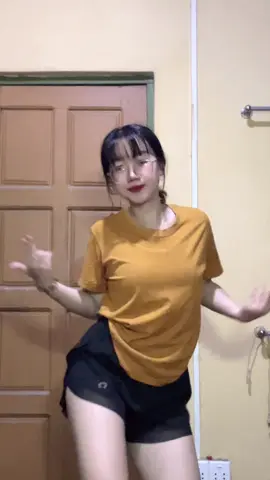 Trendy trend 🫶#Hsu #tiktokviral #fyp #trend #views #dance #tiktokmyanmar #tiktokuni 