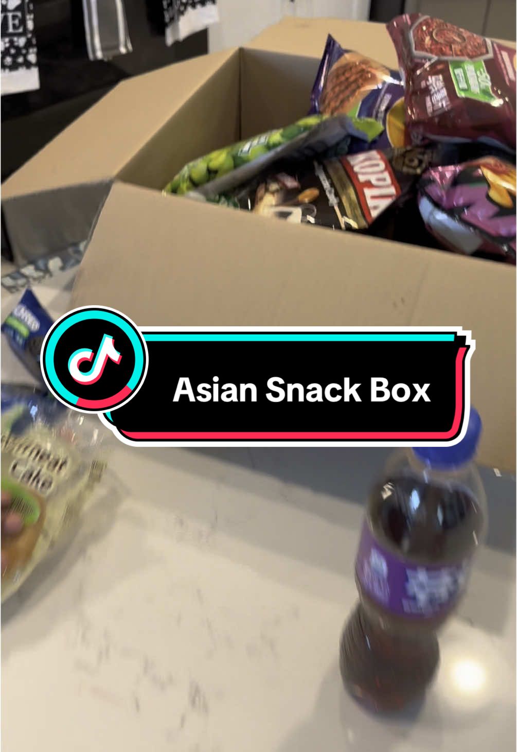 These Asian snack boxes are soo fun and you get to try soo many different snacks from other countries! #snackbox #asiansnacks #asiansnackbox #snackreview #snacks #treasurefinds #spotlightfinds #ttsdelight #giftguide #ttsdelightnow #tiktokshopcreatorpicks #ttslevelup #tiktokshoprestock #tiktokshopspringglowup #springtok #tiktokshopmothersday #tiktokshopmemorialday 