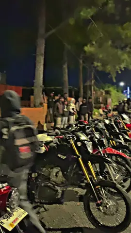 🤙😜#surexkartini😋🤙🏻 #surexgank🔥 #crf150supermoto #crfherexstyle #fyppppppppppppppppppppppp #kotawisatabatu #balaikotabatu #yzbcafypシ #fypage 