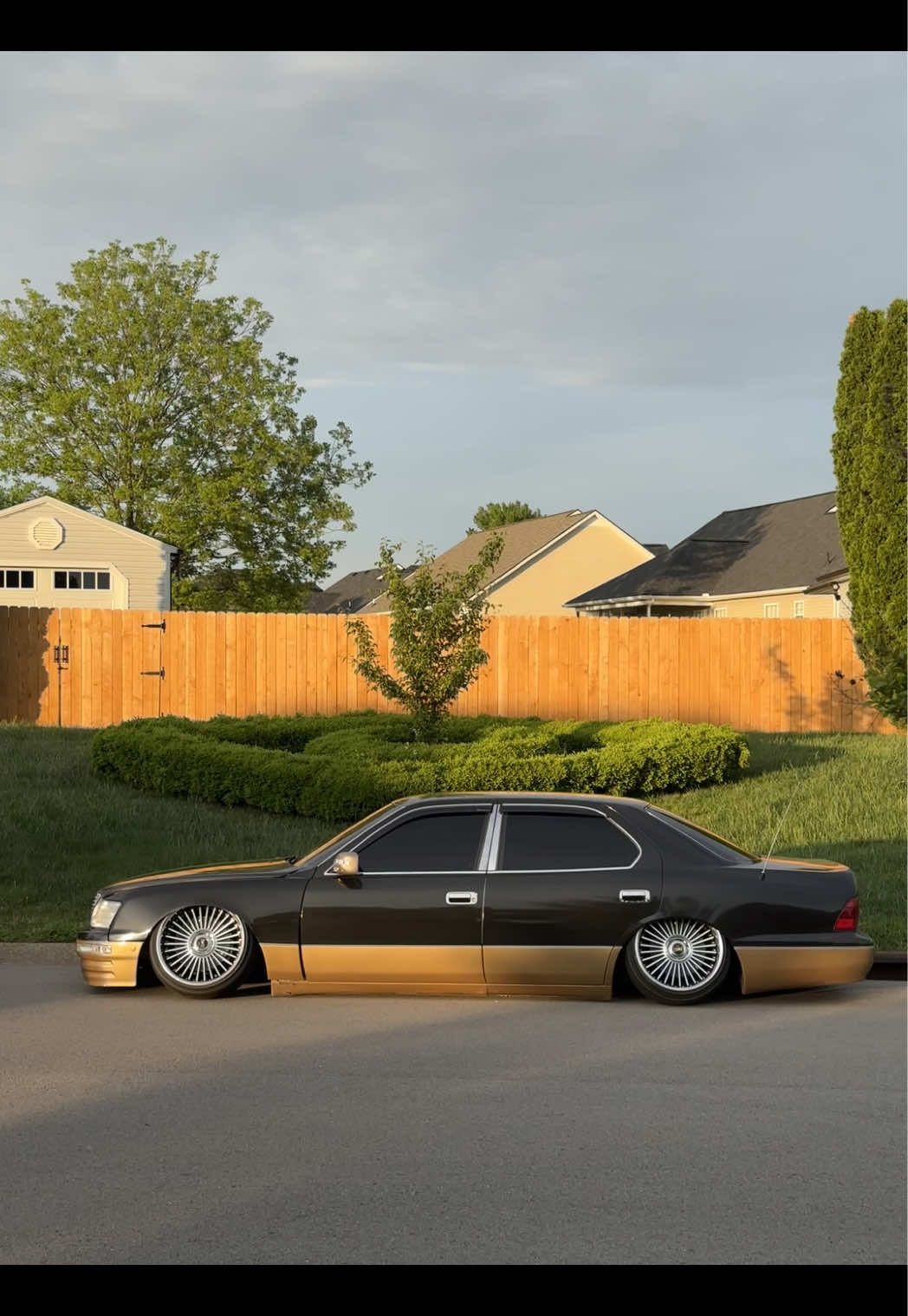 Sum out of a dream😵‍💫 #ls400 #bippu ##bippujapanstyle #emitz #static #carsoftiktok #camber #fitment #stance #workwheelsjapan #sumlight #