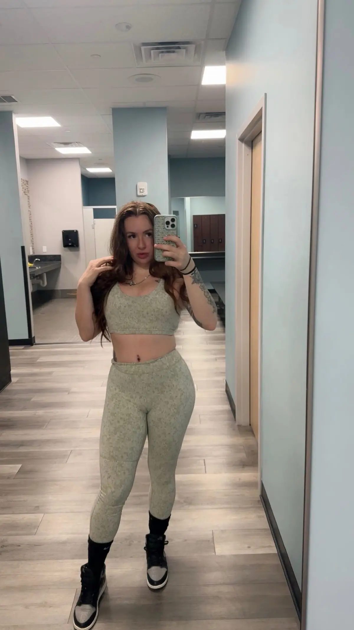 I’m just tryna get stronger. What do yall do to get there🥺🥺 #fyp #GymTok #army #military #workout #gymgirlies #viral #wyd 