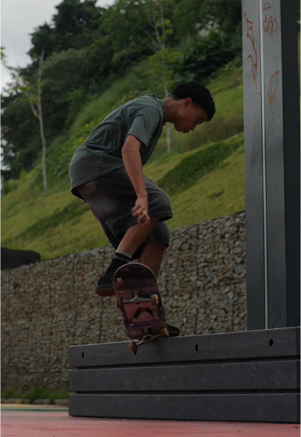 Mais uma que saiu na minha nova vídeo parte pela #conversecons , disponível no canal do YouTube da @Converse Cons Brasil ✨ #Skateboarding 
