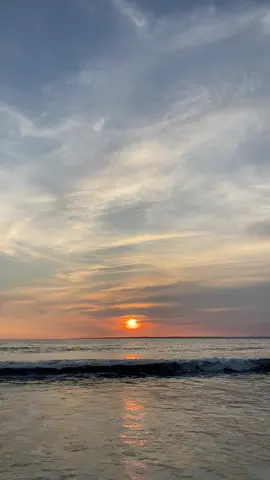Time will heal. Btw kangen laut #pantai #watch #billieeilish #fyppppppppppppppppppppppp 