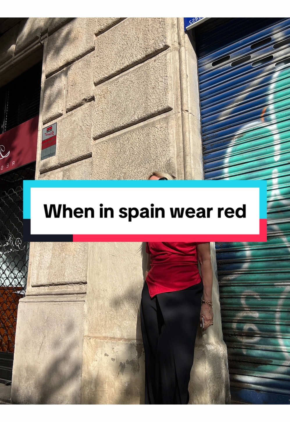 #CapCut on Friday in Spain we wear red #outfitinspo #springstyle #vacationstyle @& Other Stories @ZARA