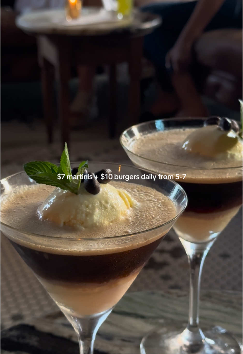 did somebody say $7 classic/espresso martinis + $10 burgers? 🍸🍔🍹 cedar tavern has officially launched as a separate concept from their sister restaurant eberly — it’s gorgeous, will be mainly walk-in based + has affogato espresso martinis YUM ☕️ 📍 615 south lamar boulevard #austin #austintexas #austintx #thingstodoinaustin #atx #texas #exploreaustin #austinfoodie #atxfoodie 