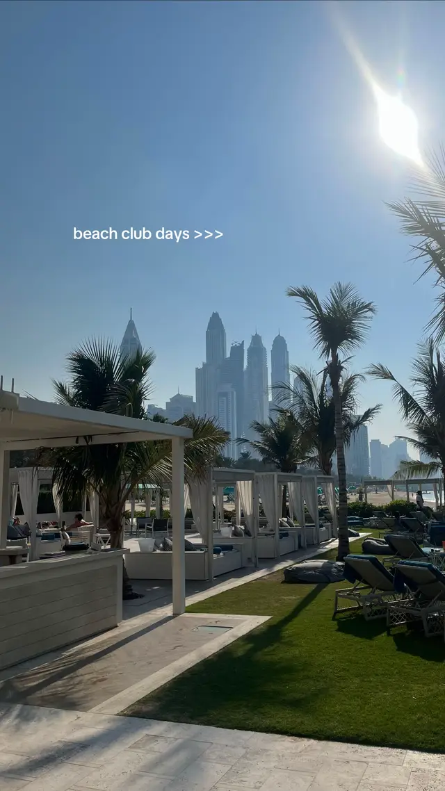 rosé served chilled #driftbeachclub #luxarytravel #dubai #beachclub #rose #travel #fyp 