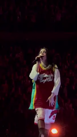birds of a feather @BILLIE EILISH  📹: xyzvan #billieeilish #billie #hitmehardandsofttour #hmhas #birdsofafeather #hmhastour #hanover 