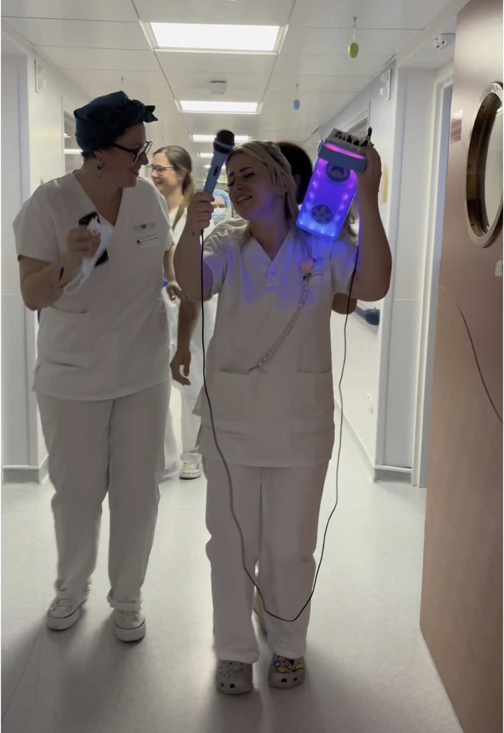 Un peu de bonne humeur ❤️  #hopital #service #danse #collegues #bestmoments #nurse #infirmiere #auxiliairedepuericulture #musique #pourtoi #fyp 