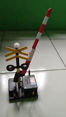 PALANG PINTU MINIATUR SUARA DAN LAMPU COCOK UNTUK ANAK ANAK, HOBI DAN KREATIFITAS ANAK ANAK KAI #railfans  #keretaapiminiatur  #miniatur  #handmade  #palangpintukereta  #KAI  #keretaapi  #cc206  #cc201  #cc203 