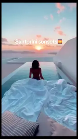 Wow!  #fyp #fyppppppppppppppppppppppp #foryou #holiday #portugal #greece #greece🇬🇷 #santorini #vacation #sea #tiktok #traveling #coast #europe 